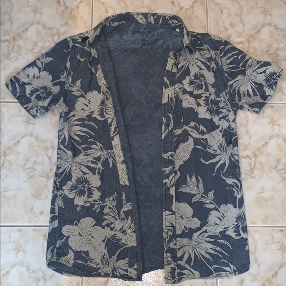 American Eagle Short Sleeve Collared Shirt Size XS